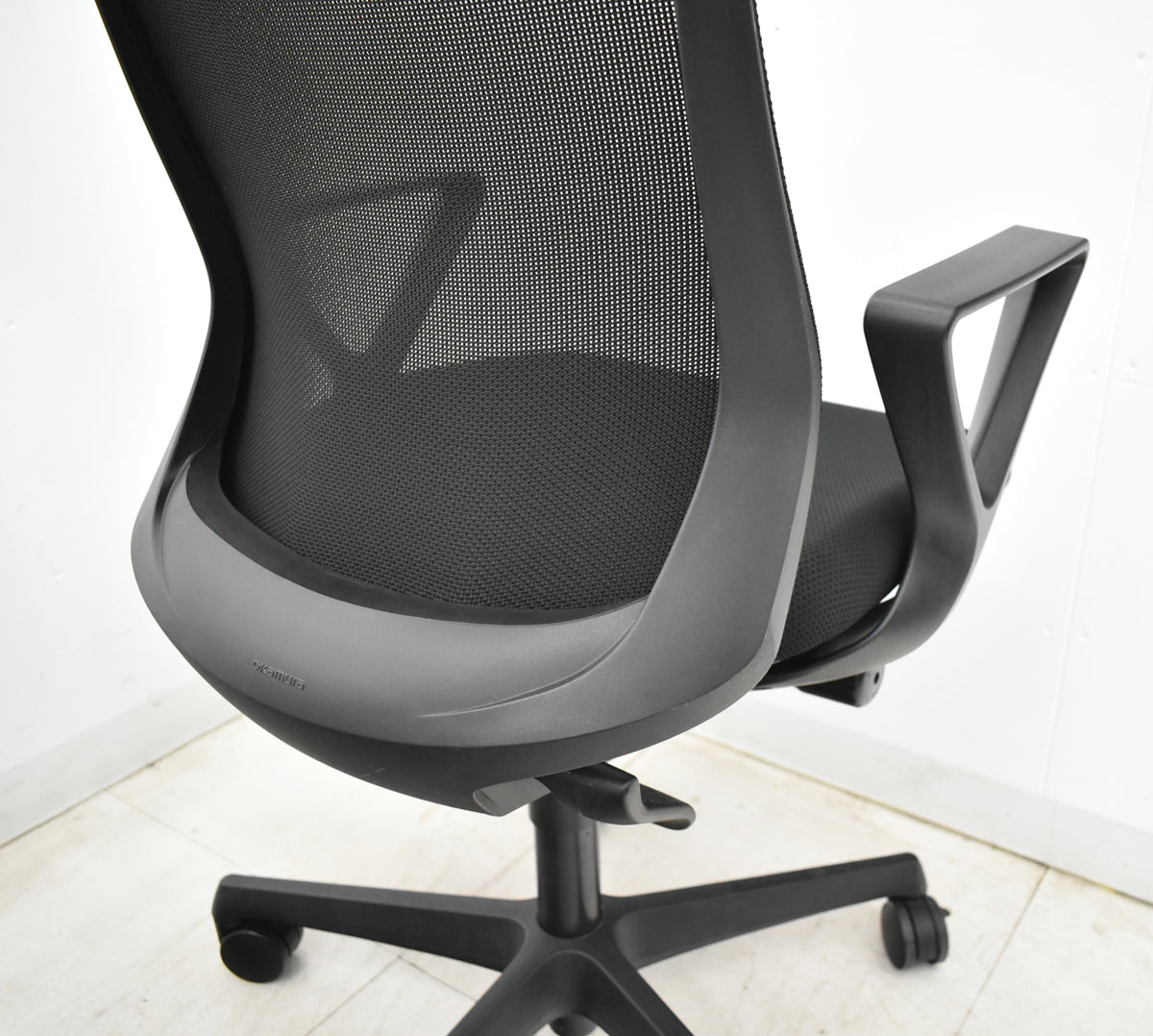 【中古】オカムラ　フルーエントチェア　ハイバック　固定肘　ハンガー　2019年製　2026052803【中古オフィス家具】