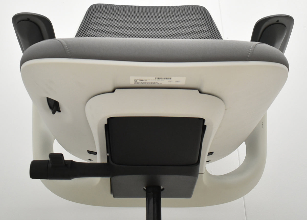 【中古】スチールケース　シリーズ１　可動肘（４Ｄアーム）ランバーサポート　ブラック×グレー　2026052804【中古オフィス家具】