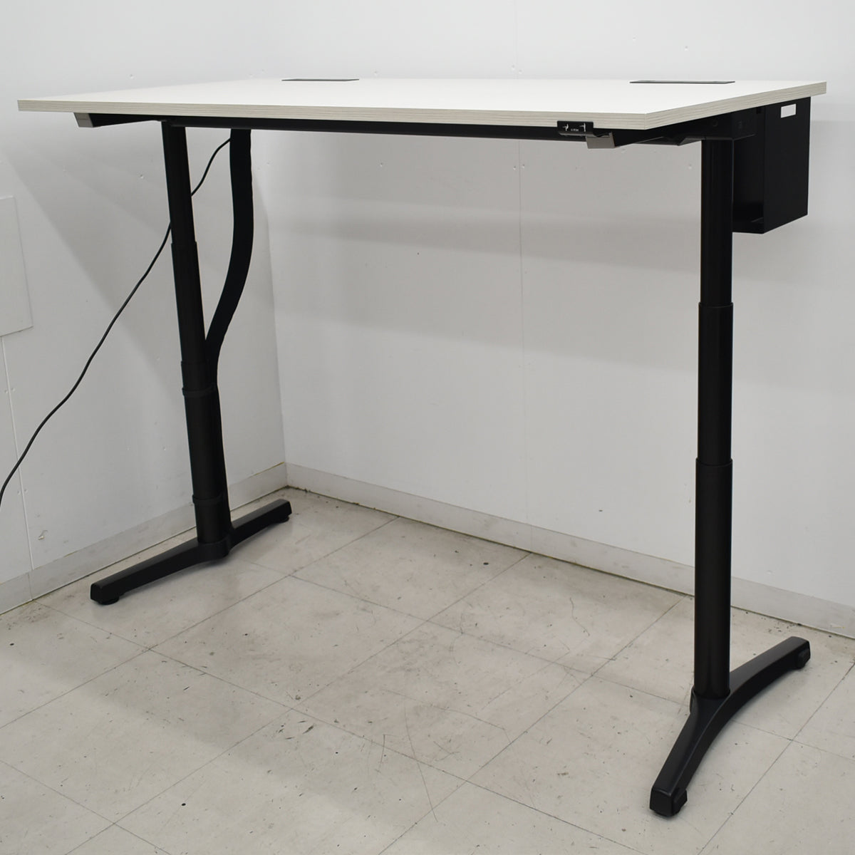 【中古】イトーキ　トイロ　電動昇降会議デスク　コントロールボタンタイプ　幅1600　2026060603【中古オフィス家具】