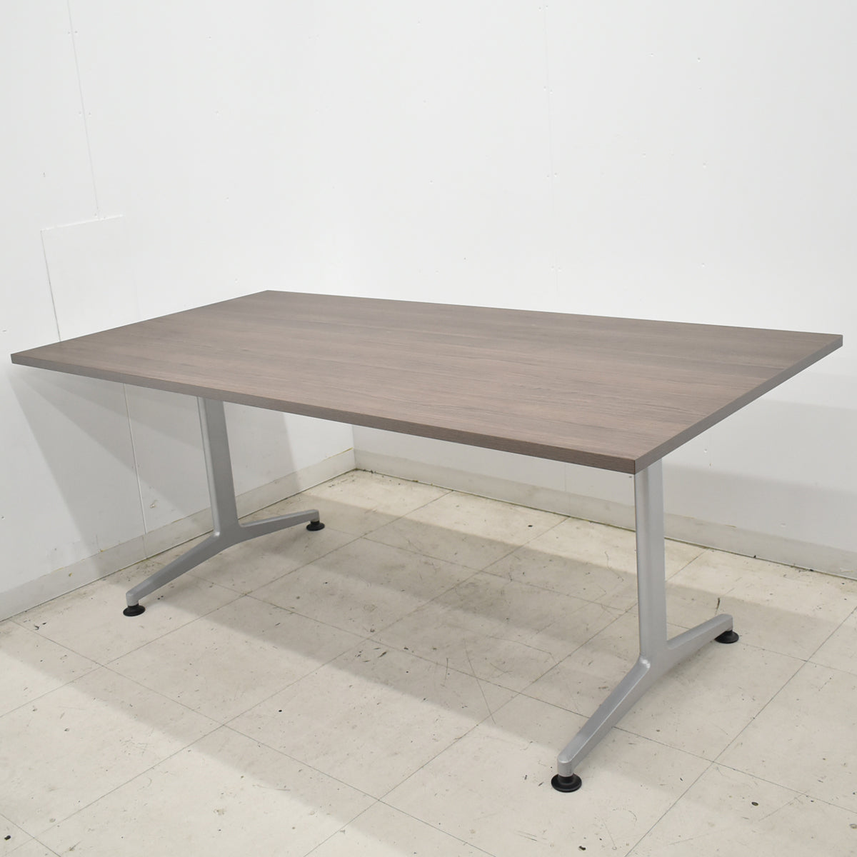 【中古】コクヨ　ジュート　ミーティングテーブル　幅1800　Ｔ字脚　2026061001【中古オフィス家具】