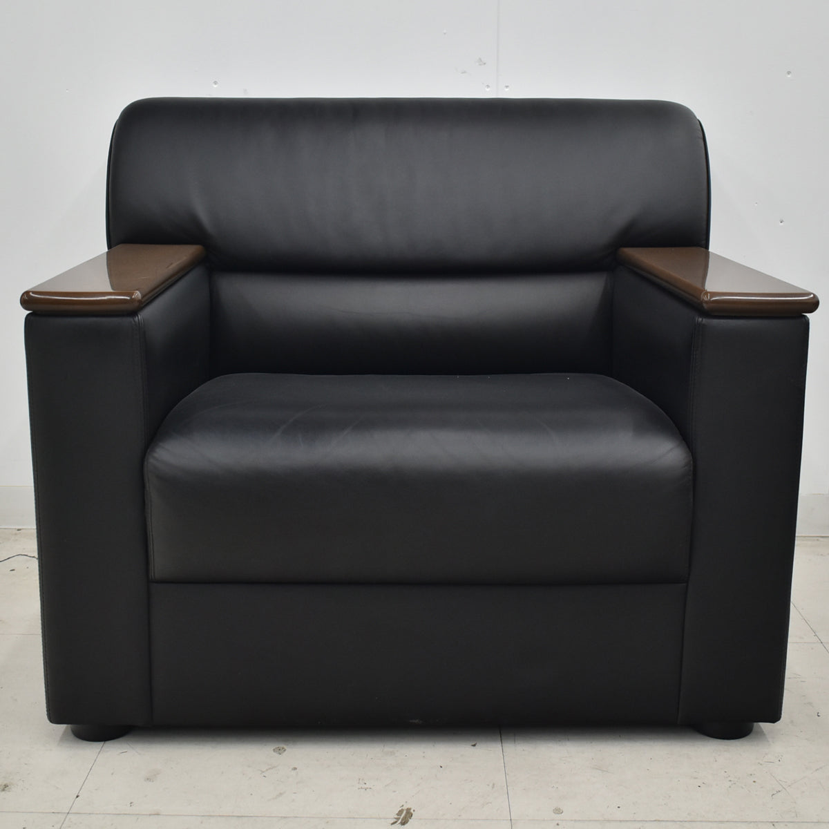 【中古】オカムラ　S-30シリーズ　高級応接４点セット　総革張り　ブラック　幅2070　2026062001【中古オフィス家具】