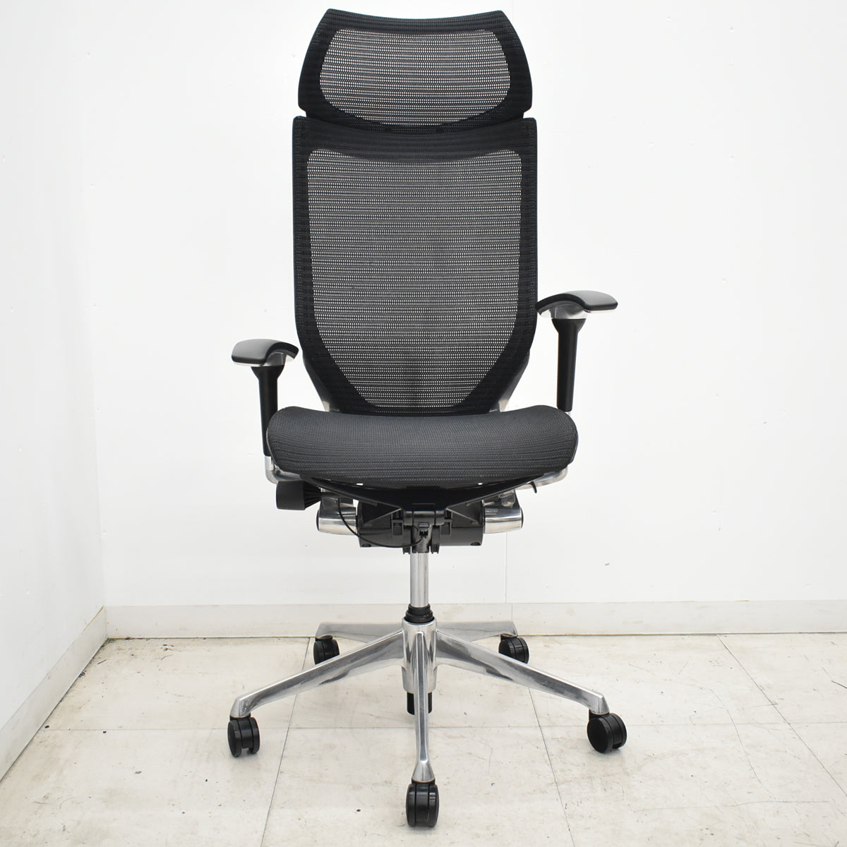 【中古】オカムラ　バロン　エクストラハイバック　可動肘　固定ヘッドレスト　ポリッシュ　昇降ガス交換済　ブラック　2026062301【中古オフィス家具】