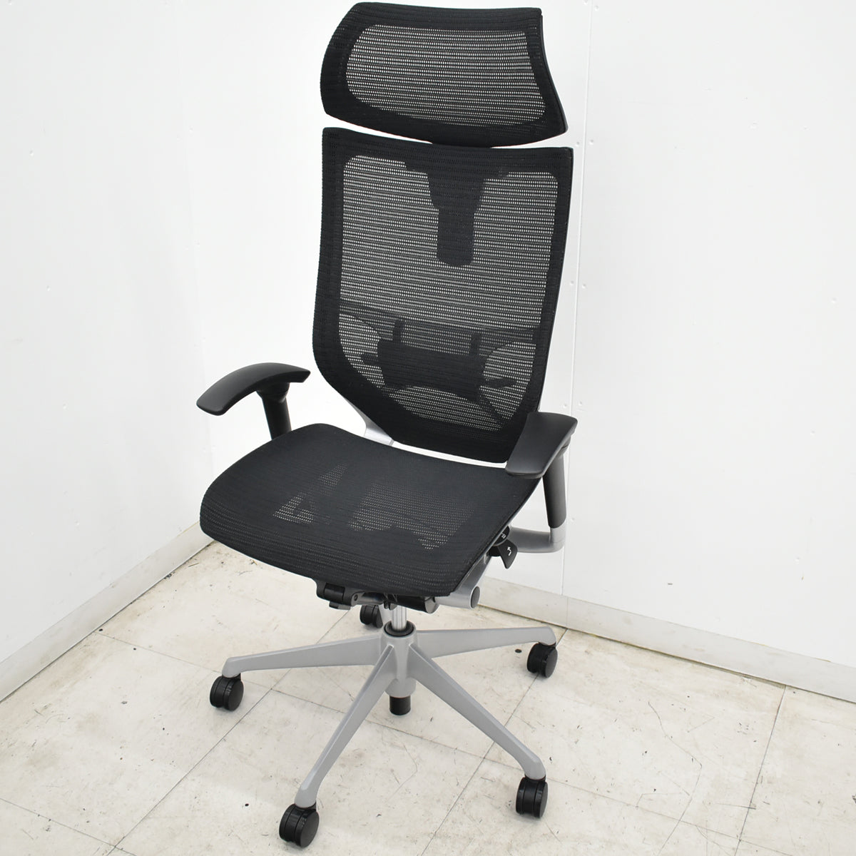 【中古】オカムラ　バロン　エクストラハイバック　可動肘　可動ヘッドレスト　ランバーサポート　ブラック　2026062303【中古オフィス家具】