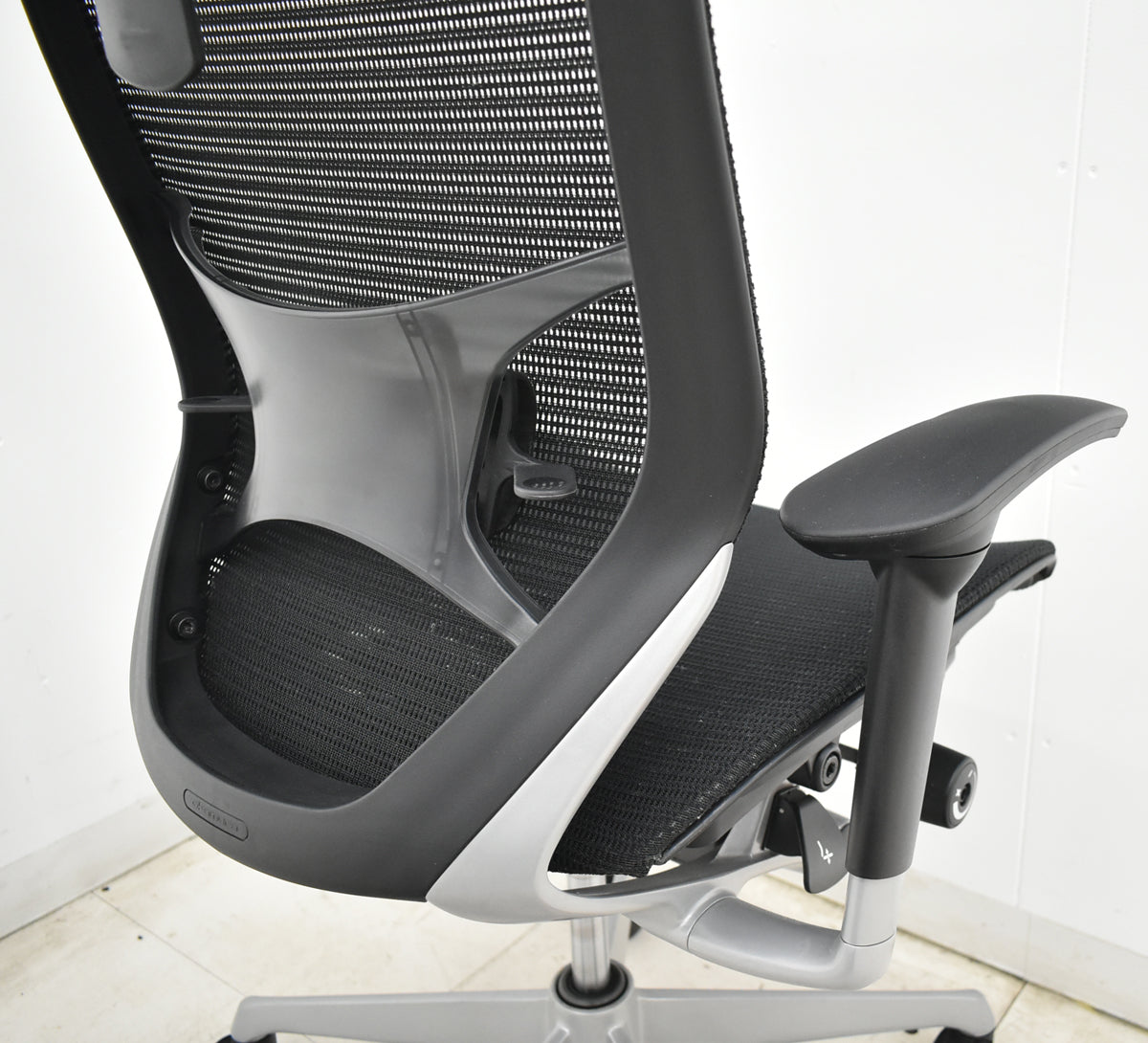【中古】オカムラ　バロン　エクストラハイバック　可動肘　可動ヘッドレスト　ランバーサポート　ブラック　2026062303【中古オフィス家具】