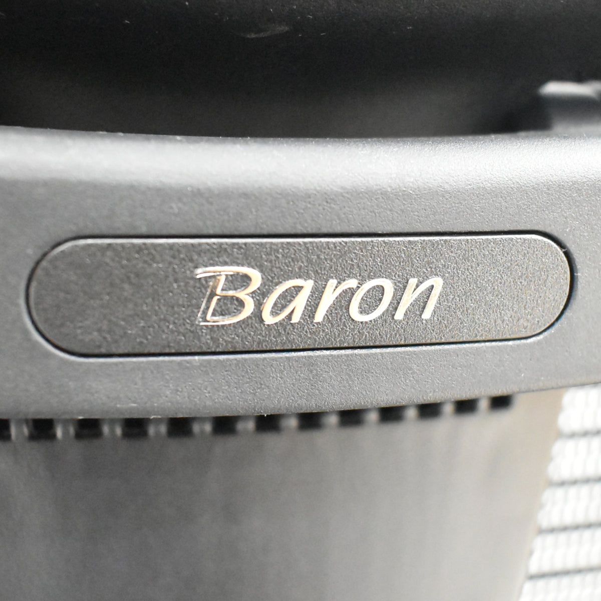 【中古】オカムラ　バロン　エクストラハイバック　可動肘　可動ヘッドレスト　ランバーサポート　ブラック　2026062303【中古オフィス家具】