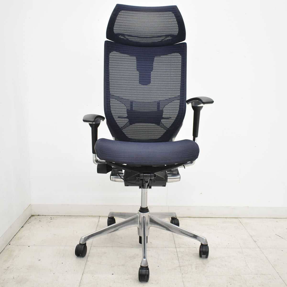 【中古】オカムラ　バロン　エクストラハイバック　可動肘　可動ヘッドレスト　ランバーサポート　ハンガー　ポリッシュ　昇降ガス交換済　ダークブルー　2026062304【中古オフィス家具】