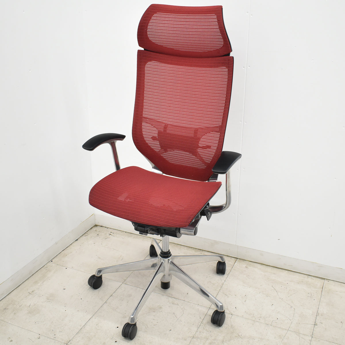 【中古】オカムラ　バロン　エクストラハイバック　可動肘　可動ヘッドレスト　肘パッド新品　昇降ガス新品交換済　レッド　2026062306【中古オフィス家具】