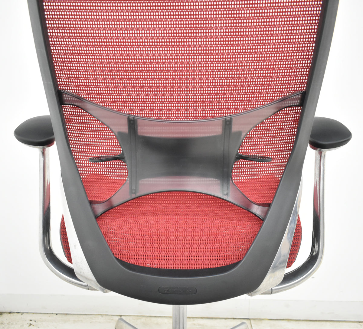 【中古】オカムラ　バロン　エクストラハイバック　可動肘　可動ヘッドレスト　肘パッド新品　昇降ガス新品交換済　レッド　2026062306【中古オフィス家具】