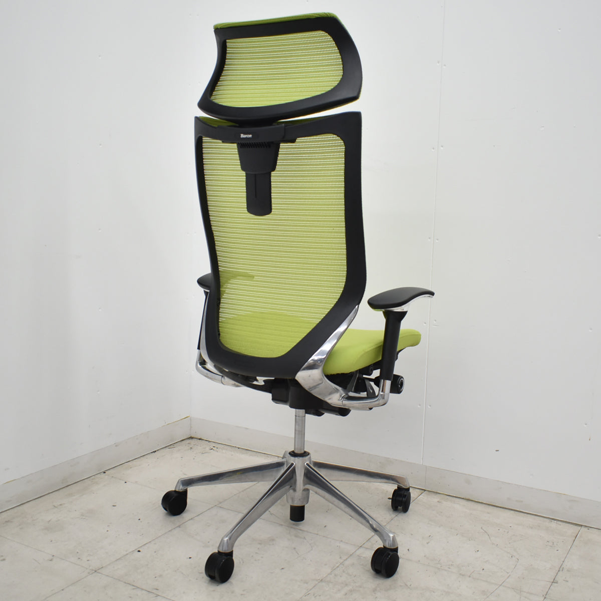 【中古】オカムラ　バロン　エクストラハイバック　可動肘　可動ヘッドレスト　ポリッシュ　肘パッド新品　ライムグリーン　2026062402【中古オフィス家具】