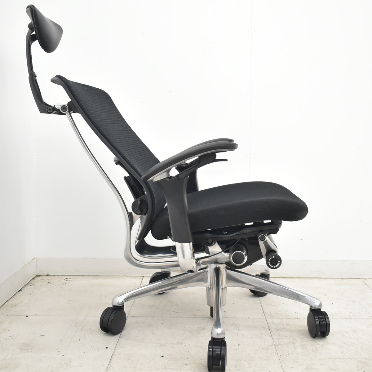 【中古】オカムラ　コンテッサ　ヘッドレスト　可動肘　ランバーサポート　ポリッシュ　ブラック　2026062502【中古オフィス家具】