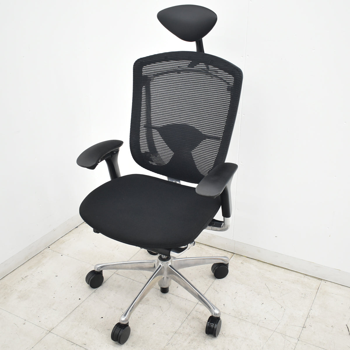 【中古】オカムラ　コンテッサ　ヘッドレスト　可動肘　ランバーサポート　ポリッシュ　ブラック　2026062502【中古オフィス家具】