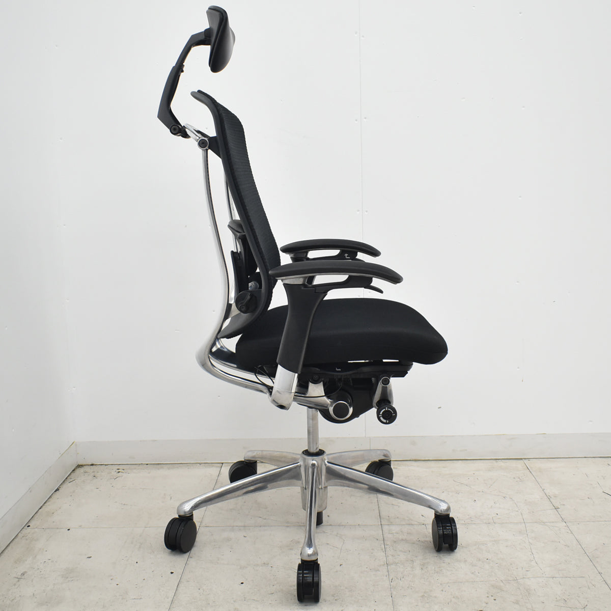 【中古】オカムラ　コンテッサ　ヘッドレスト　可動肘　ランバーサポート　ポリッシュ　ブラック　2026062502【中古オフィス家具】
