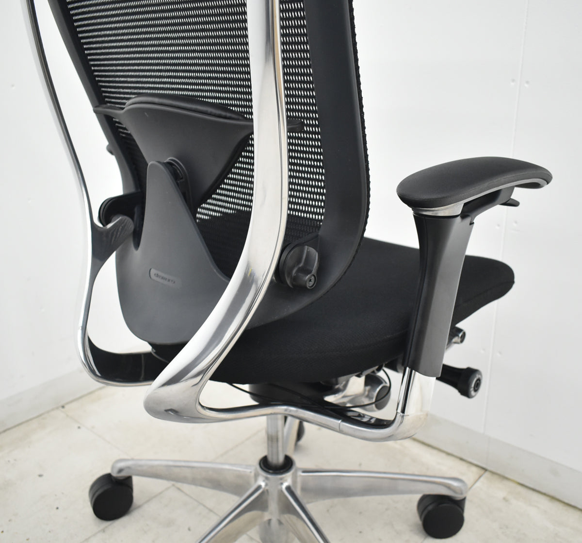 【中古】オカムラ　コンテッサ　ヘッドレスト　可動肘　ランバーサポート　ポリッシュ　ブラック　2026062502【中古オフィス家具】