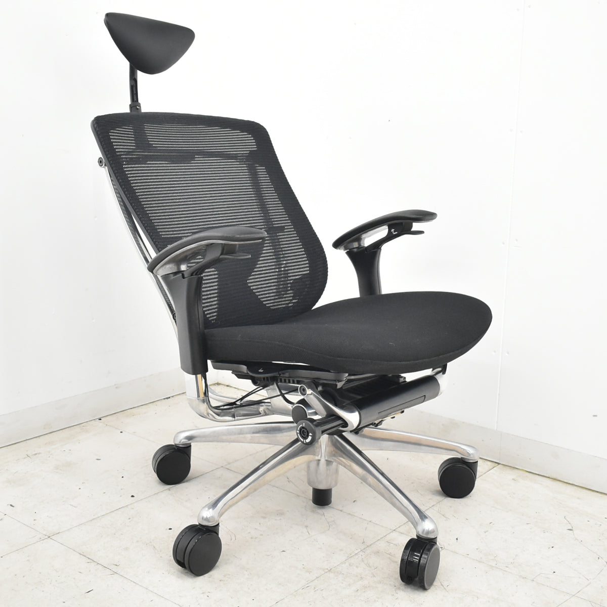 【中古】オカムラ　コンテッサ　ヘッドレスト　可動肘　ランバーサポート　ポリッシュ　ブラック　2026062502【中古オフィス家具】