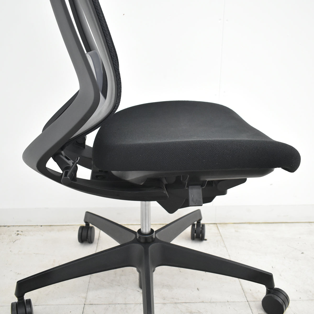 【中古】コクヨ　デュオラ　ランバーサポート　ブラック　肘なし　2019年製　2026062903【中古オフィス家具】