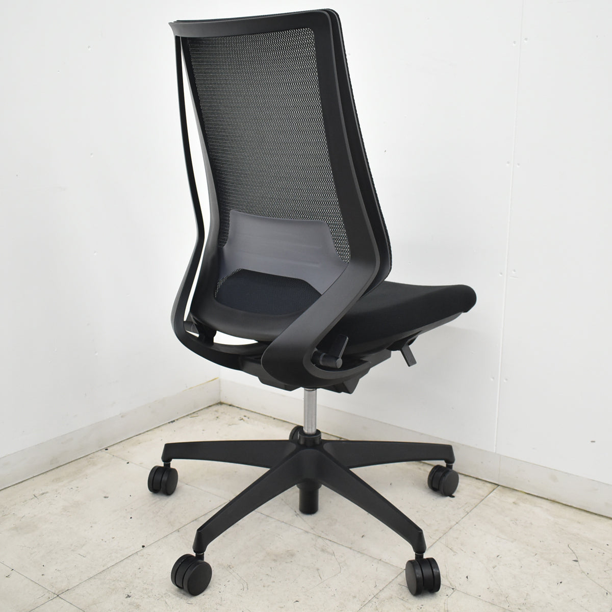 【中古】コクヨ　デュオラ　ランバーサポート　ブラック　肘なし　2019年製　2026062903【中古オフィス家具】