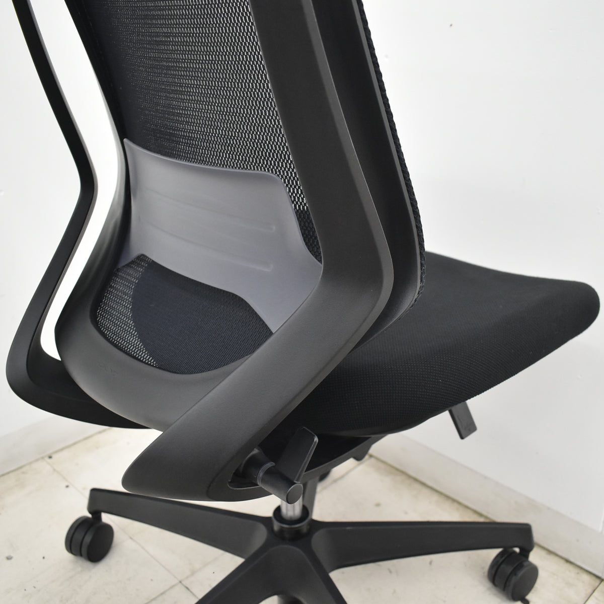 【中古】コクヨ　デュオラ　ランバーサポート　ブラック　肘なし　2019年製　2026062903【中古オフィス家具】
