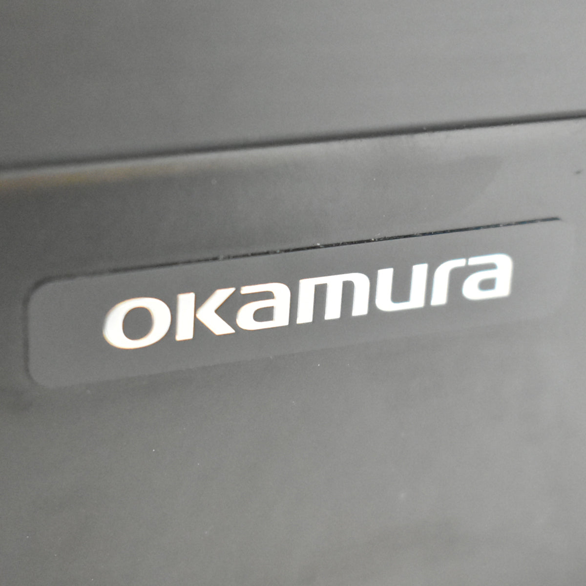 【中古】オカムラ　ストライカー　スイフト　電動昇降デスク　ラウンドタイプ　2021年製　コントロールレバータイプ　インジケーターメモリ機能付　幅1400　2026070203【中古オフィス家具】