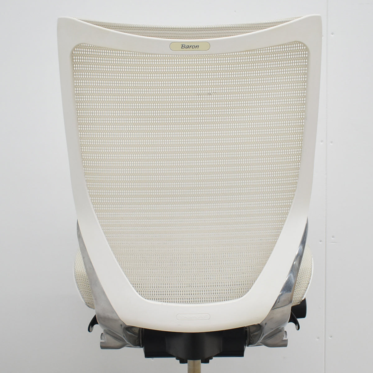 【中古】[難有]オカムラ　バロン　ローバック　肘なし　ポリッシュ　2026070605【中古オフィス家具】