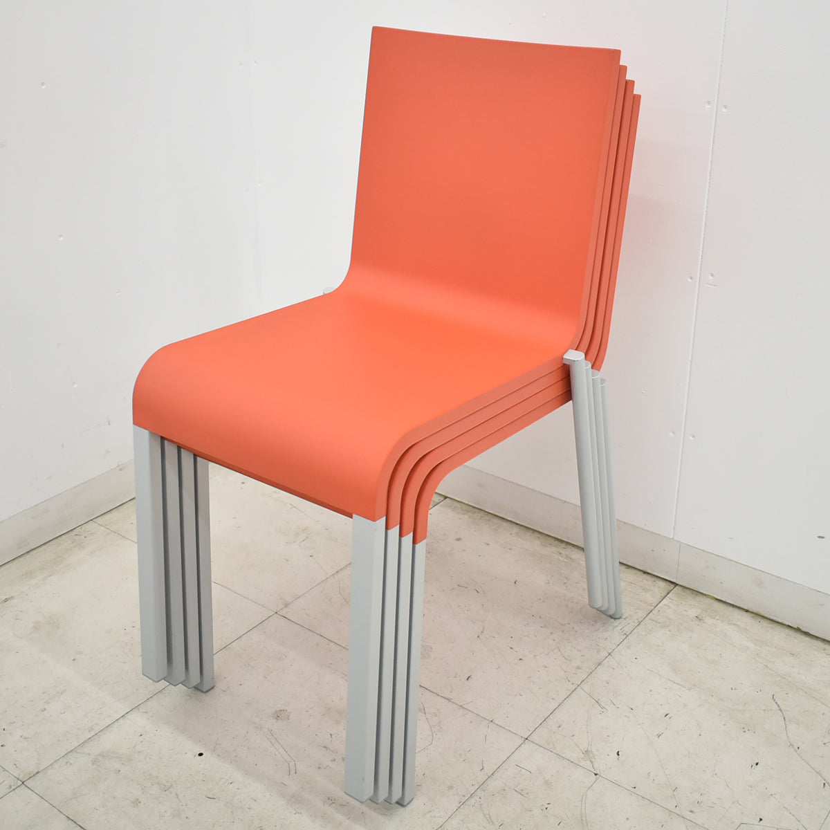 【中古】ヴィトラ vitra.　.03　ゼロスリー　スタッキングチェア　オレンジ　2026070702【中古オフィス家具】
