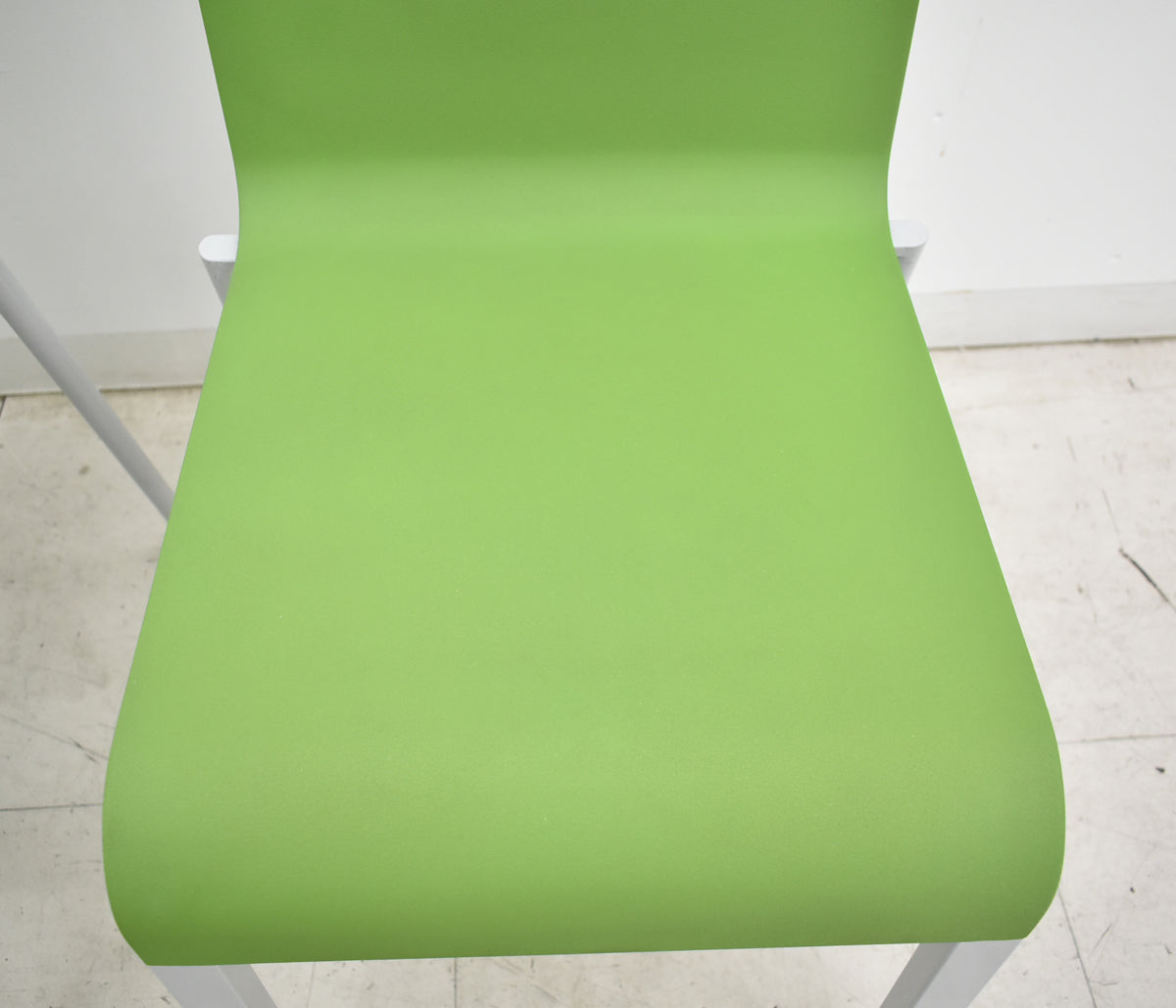 【中古】ヴィトラ vitra.　.03　ゼロスリー　スタッキングチェア　２脚セット　グリーン　2026070703【中古オフィス家具】