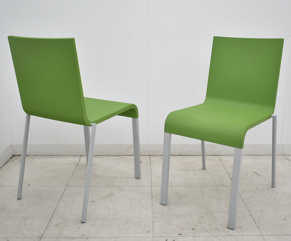 【中古】ヴィトラ vitra.　.03　ゼロスリー　スタッキングチェア　２脚セット　グリーン　2026070703【中古オフィス家具】