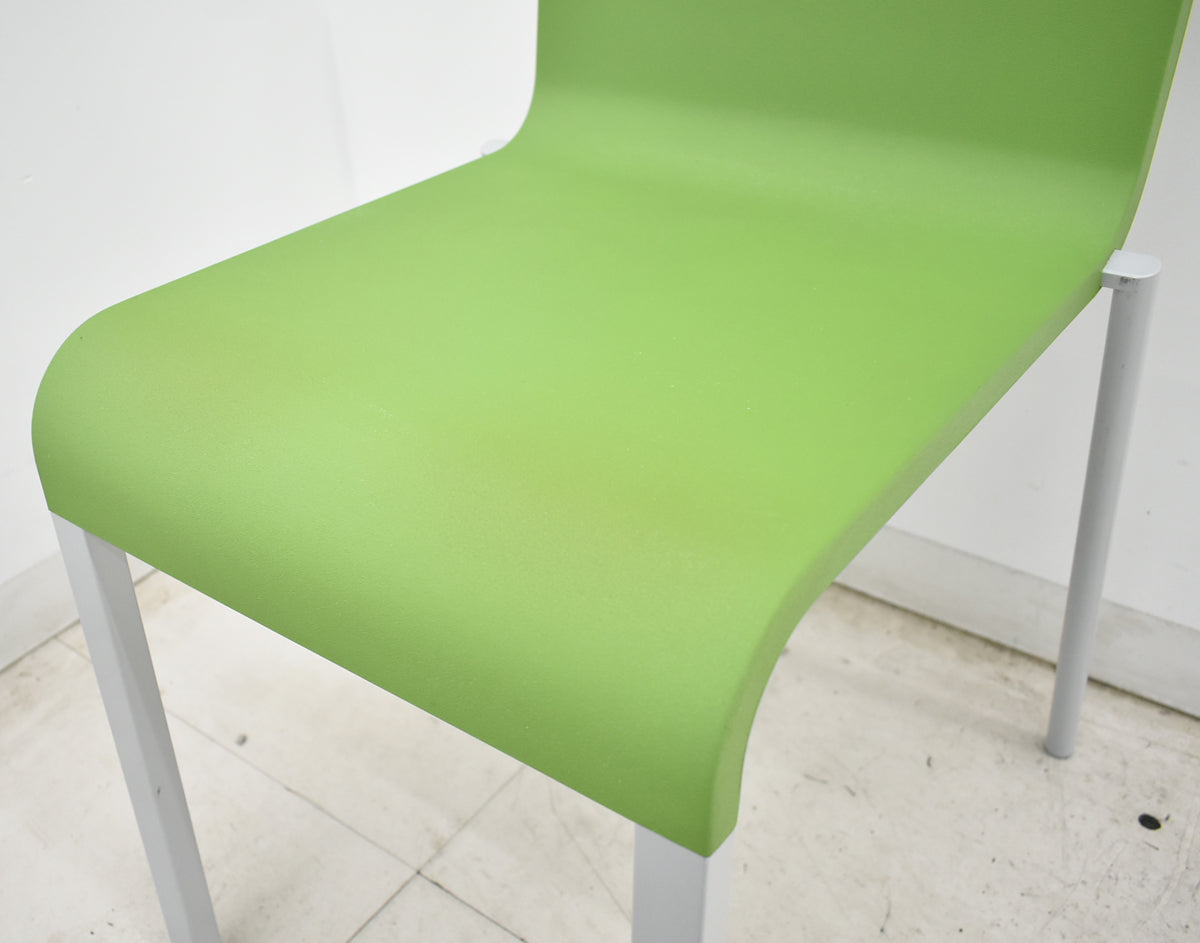【中古】ヴィトラ vitra.　.03　ゼロスリー　スタッキングチェア　グリーン　2026070704【中古オフィス家具】
