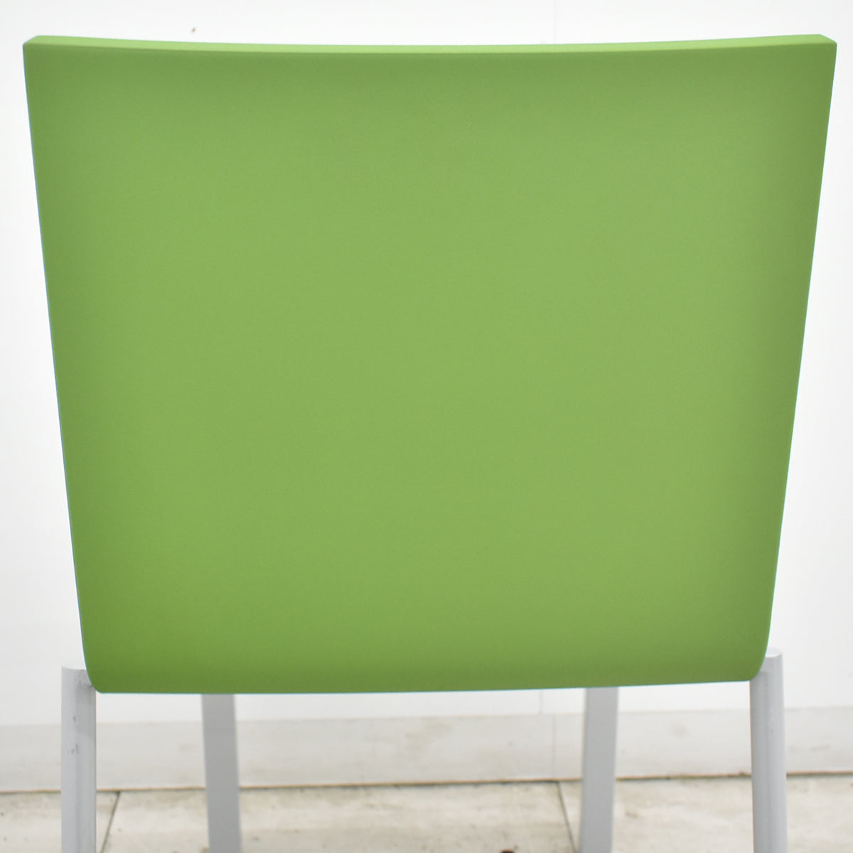 【中古】ヴィトラ vitra.　.03　ゼロスリー　スタッキングチェア　グリーン　2026070704【中古オフィス家具】