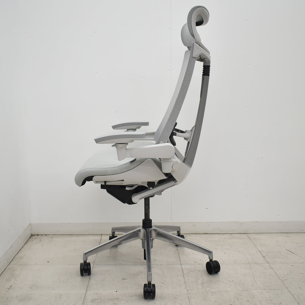 【中古】イトーキ　Act　アクト　エクストラハイバック　４Ｄリンクアーム　ランバーサポート　テクスチャードメッシュ　ポリッシュ　グレー　2020年製　2026070801【中古オフィス家具】