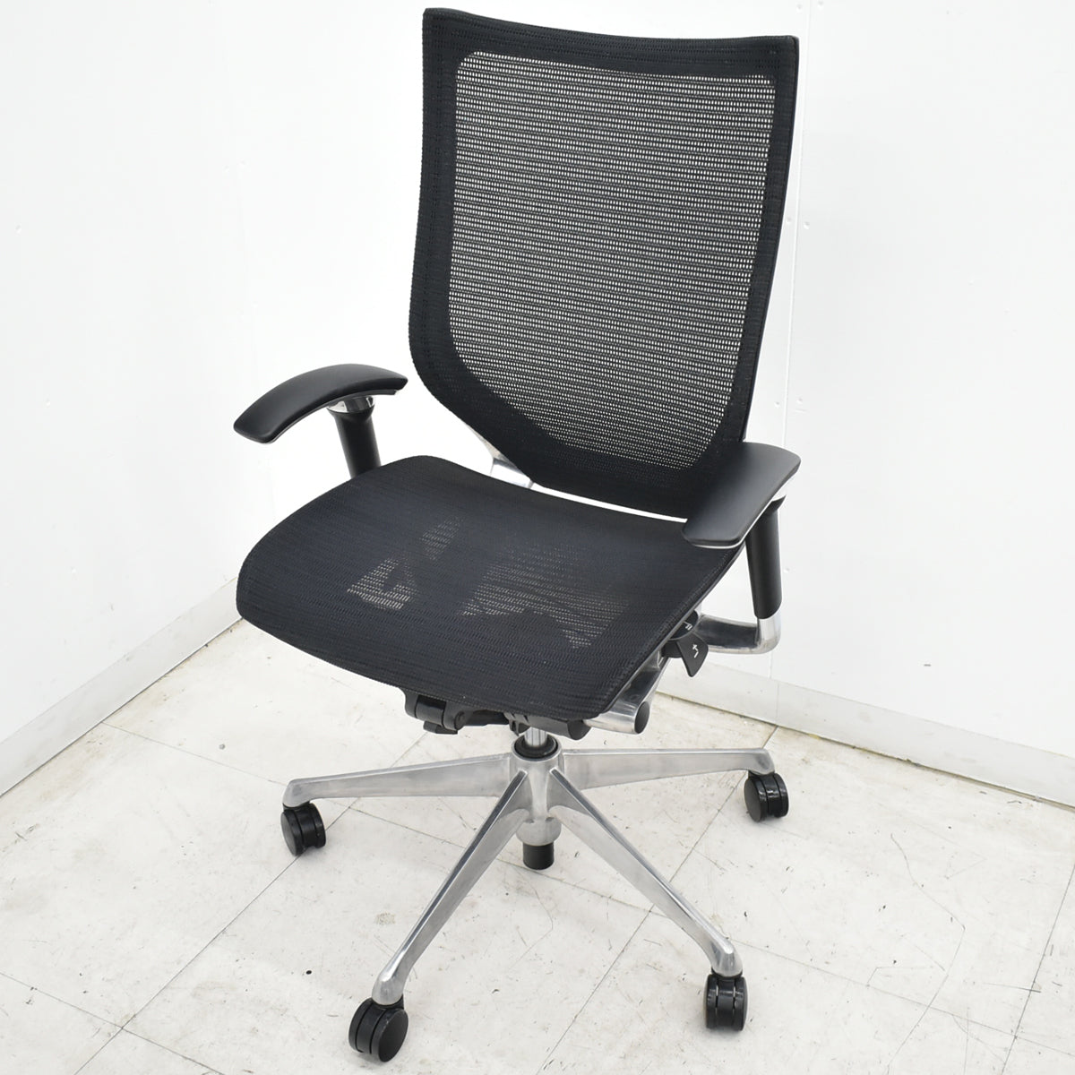 【中古】オカムラ　バロン　可動肘　ハイバック　ポリッシュ　ブラック　2026070802【中古オフィス家具】