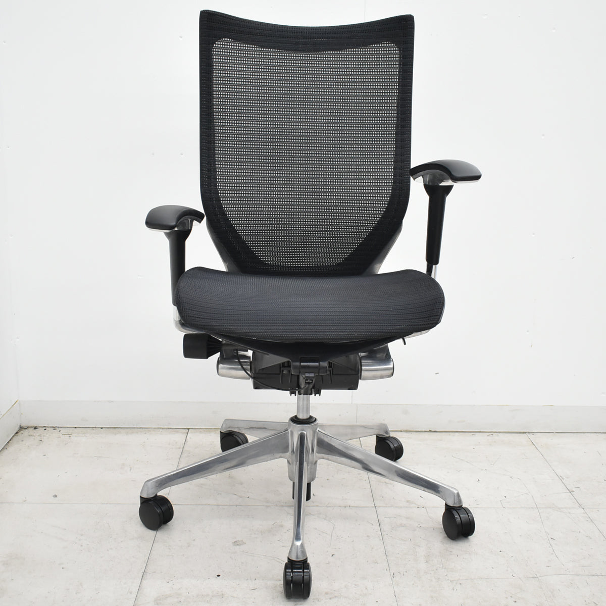 【中古】オカムラ　バロン　可動肘　ハイバック　ポリッシュ　ブラック　2026070802【中古オフィス家具】