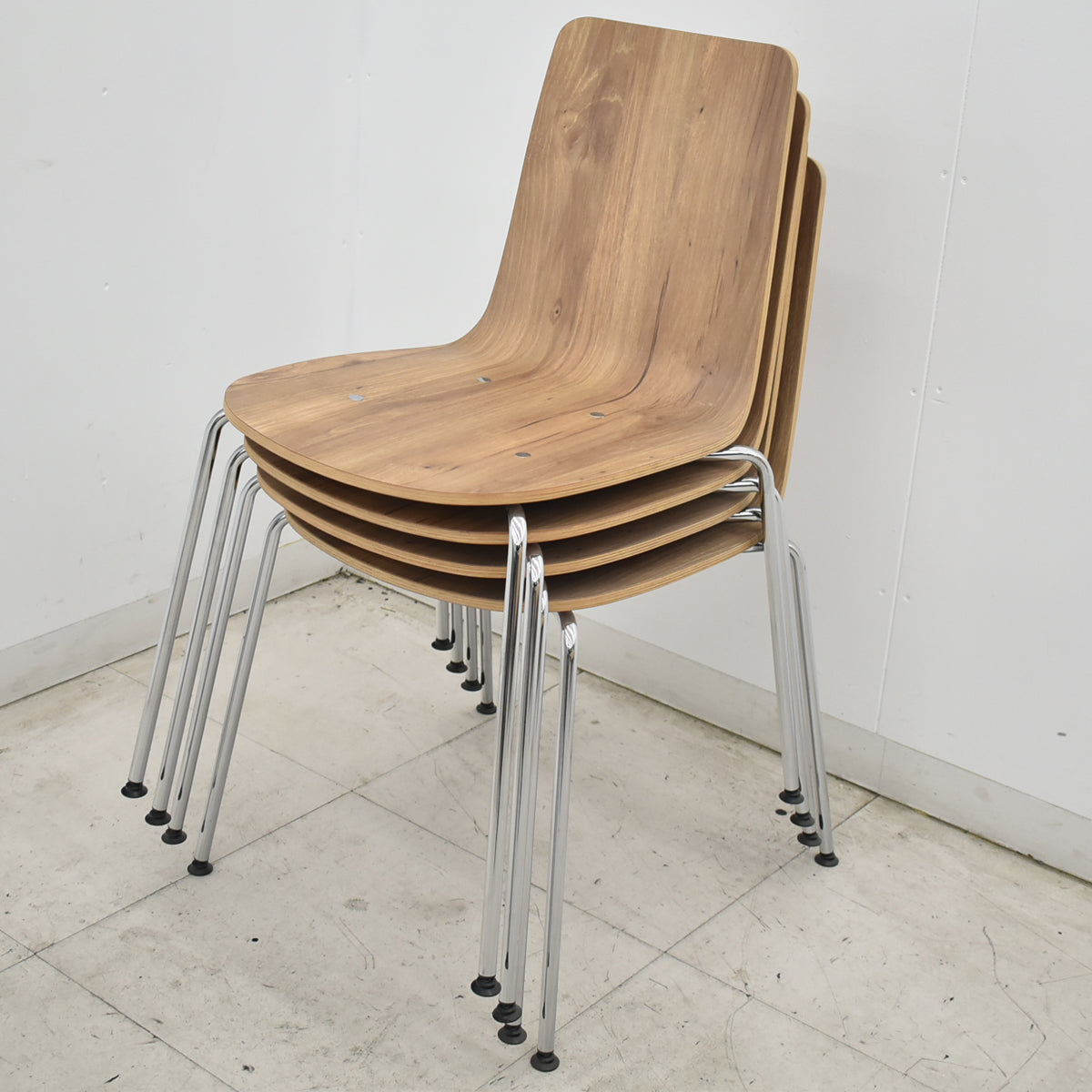 【中古】コクヨ　ミケット　ミーティングチェア　スタッキング　メッキ脚　2021年製　2026070803【中古オフィス家具】