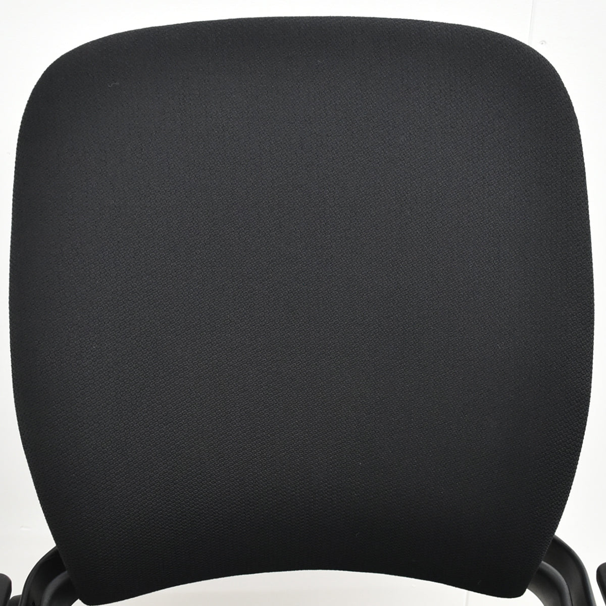 【中古】スチールケース　リープＶ２　可動肘　ＵＳモデル　ブラック　2026070904【中古オフィス家具】