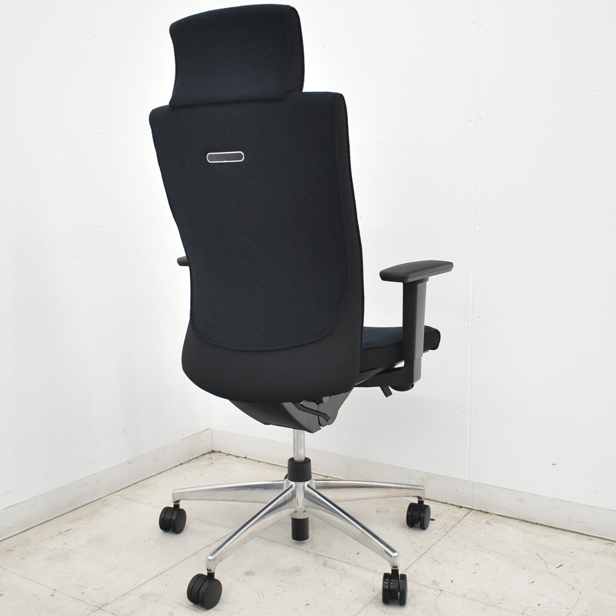 【中古】コクヨ　プント　ヘッドレスト付　可動肘　エアランバーサポート　ポリッシュ　2019年製　ブラック　2026071402【中古オフィス家具】