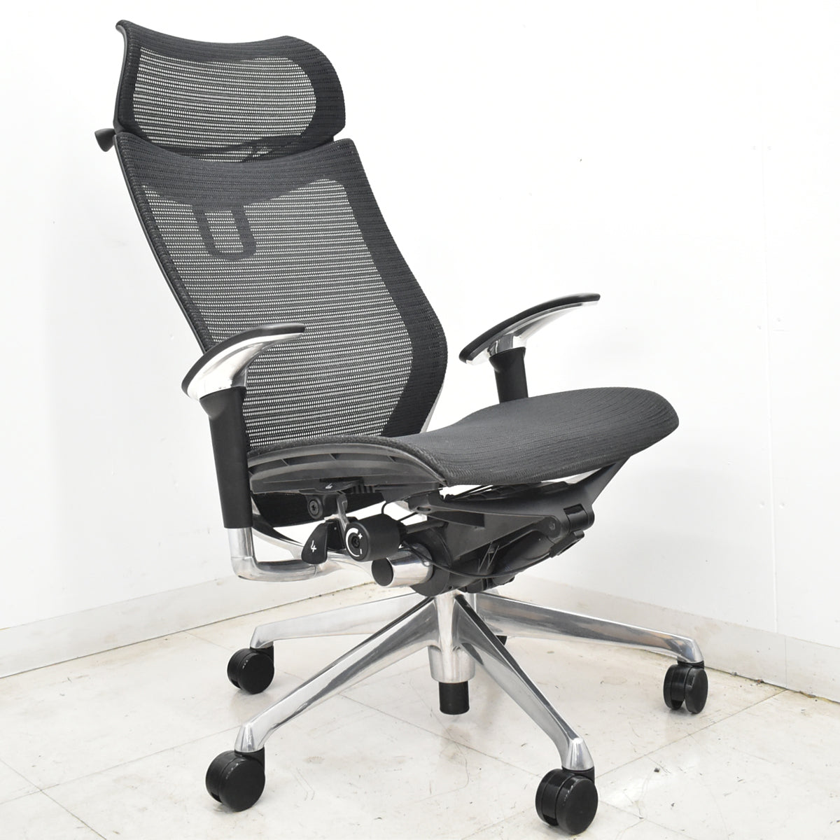 【中古】オカムラ　バロン　エクストラハイバック　可動肘　固定ヘッドレスト　ハンガー　ポリッシュ　2018年製　ブラック　2026071404【中古オフィス家具】