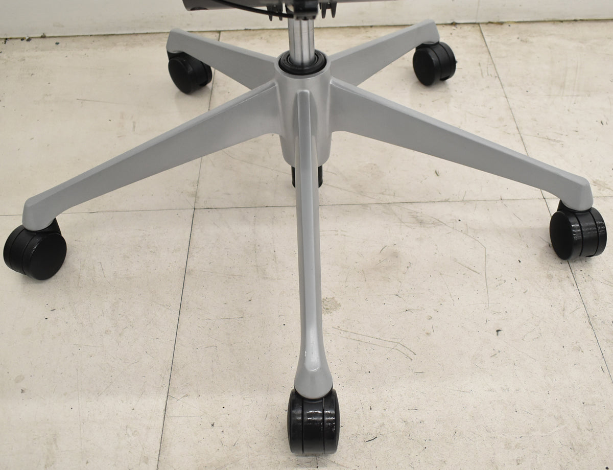 【中古】オカムラ　バロン　エクストラハイバック　可動肘　固定ヘッドレスト　ハンガー　グレー　2026071405【中古オフィス家具】