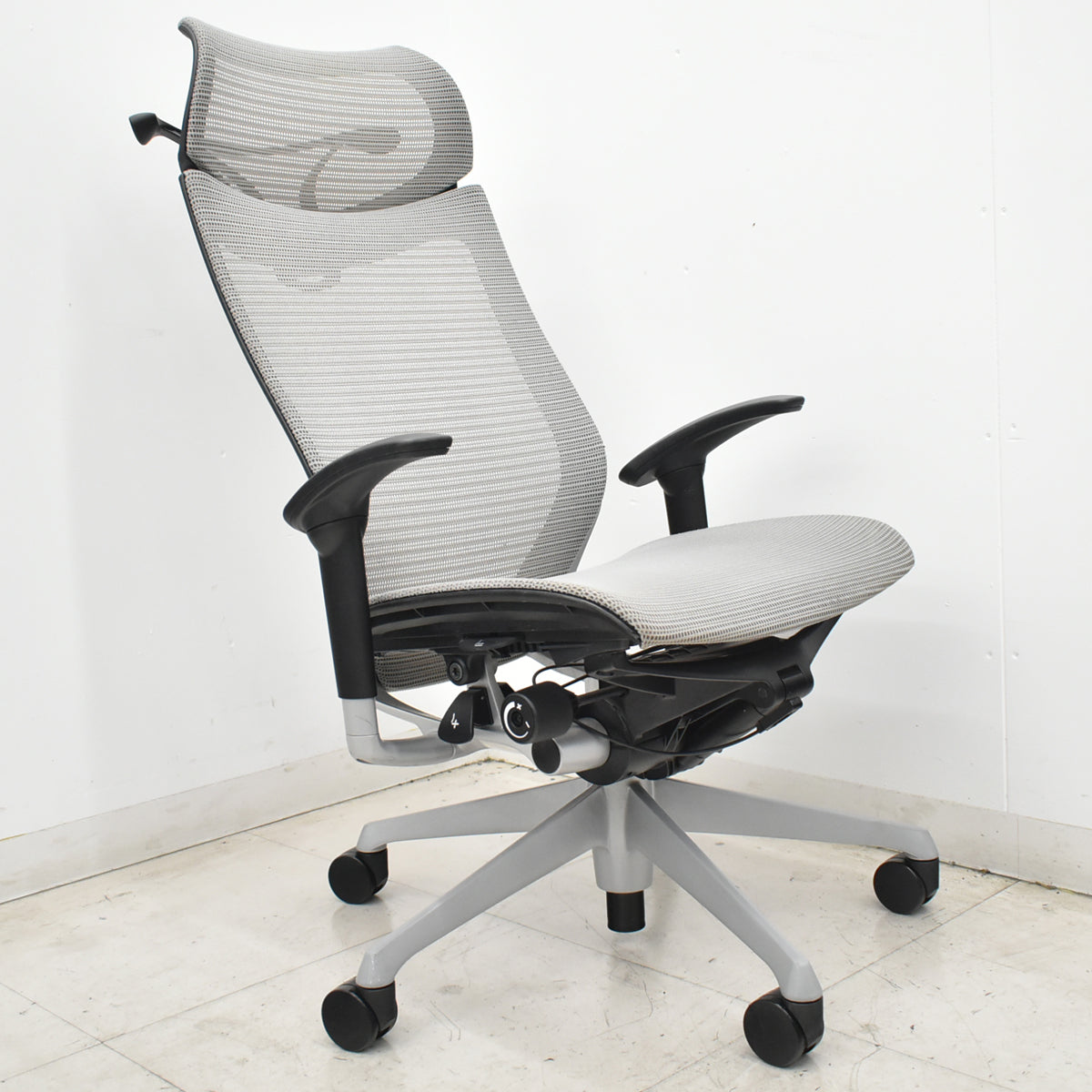 【中古】オカムラ　バロン　エクストラハイバック　可動肘　固定ヘッドレスト　ハンガー　グレー　2026071405【中古オフィス家具】
