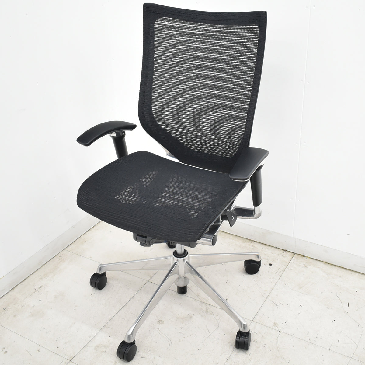 【中古】オカムラ　バロン　可動肘　ハイバック　ポリッシュ　ブラック　2026071501【中古オフィス家具】