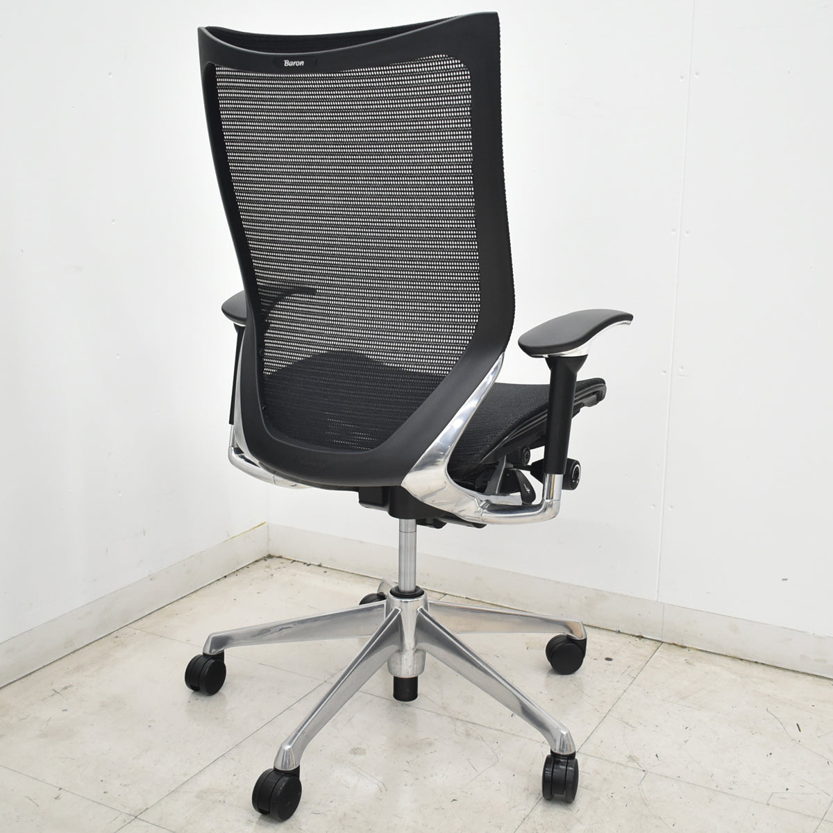 【中古】オカムラ　バロン　可動肘　ハイバック　ポリッシュ　ブラック　2026071501【中古オフィス家具】