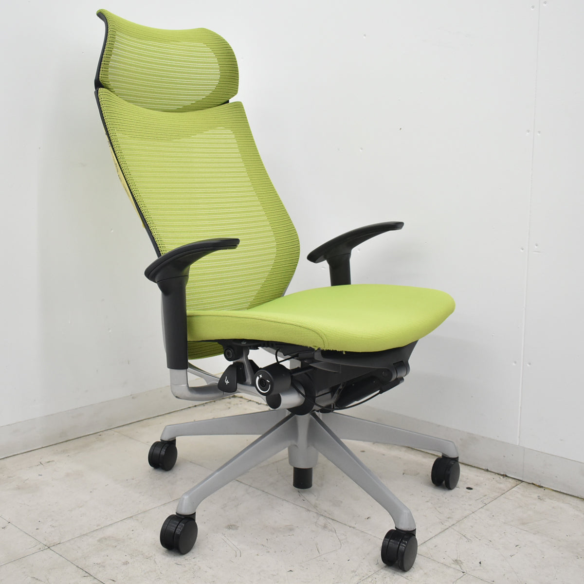 【中古】オカムラ　バロン　エクストラハイバック　可動肘　固定ヘッドレスト　肘パッド新品　ライムグリーン　2026071601【中古オフィス家具】