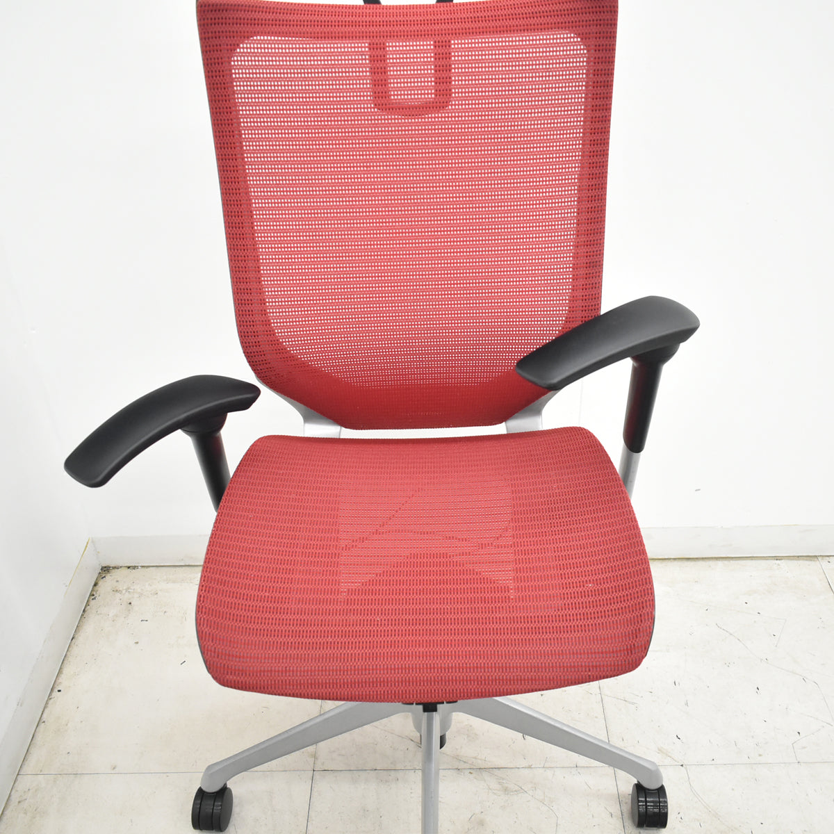 【中古】オカムラ　バロン　ハイバック　可動肘　ハンガー　シルバー脚　レッド 　2026072101【中古オフィス家具】