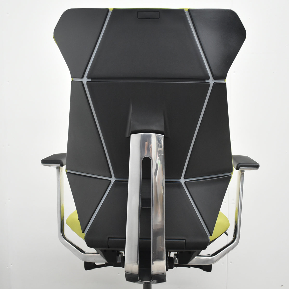 【中古】イトーキ　フリップフラップ　固定肘　2020年製　モスグリーン　2026072104【中古オフィス家具】