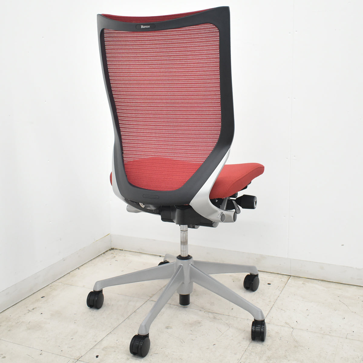 【中古】オカムラ　バロン　ハイバック　肘なし　レッド　2026072110【中古オフィス家具】