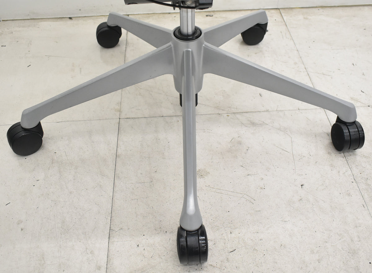 【中古】オカムラ　バロン　ハイバック　肘なし　ライムグリーン　2026072202【中古オフィス家具】