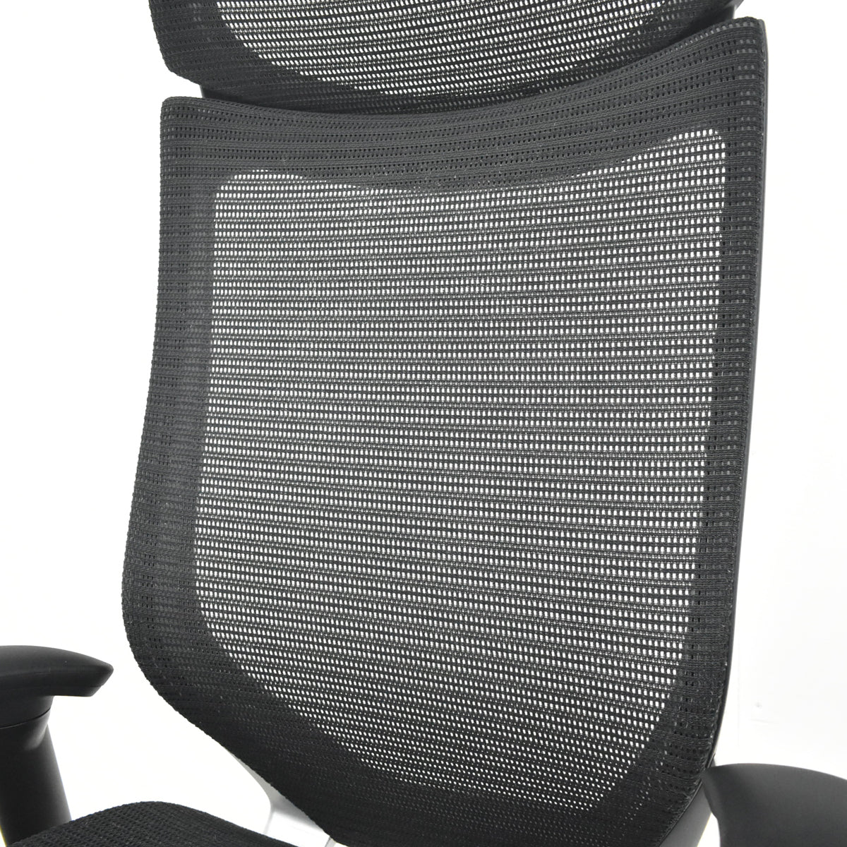【中古】オカムラ　バロン　エクストラハイバック　可動肘　固定ヘッドレスト　シルバー脚　ブラック　2026072205【中古オフィス家具】
