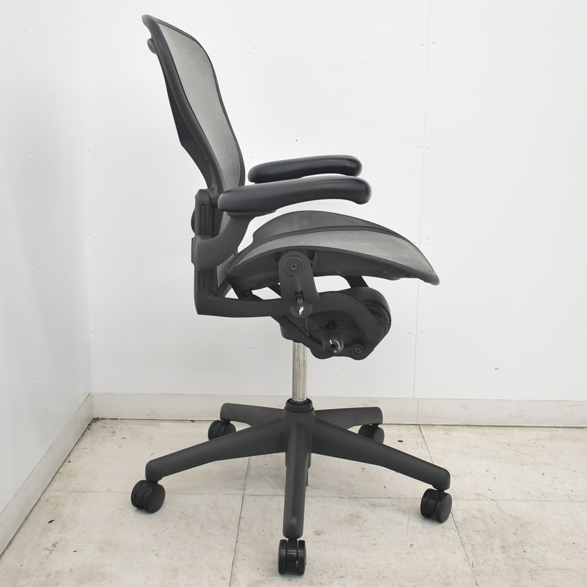 【中古】ハーマンミラー　アーロンチェア　Bサイズ　スタンダード　ランバーサポート　グレー　2026072701【オフィスチェア】
