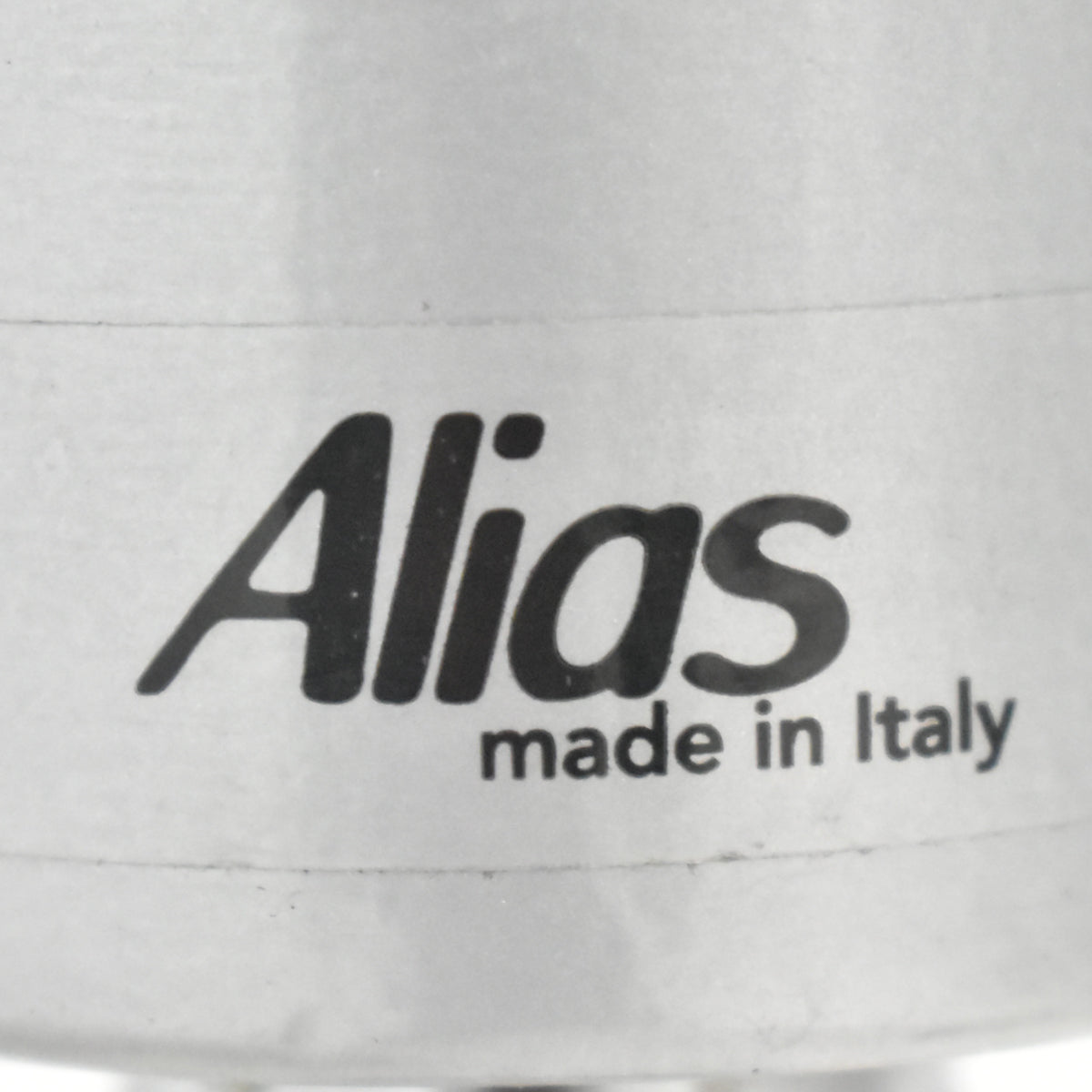 【中古】Alias アリアス　ローリングフレーム　固定肘　キャスター新品　ホワイト　2026072704【中古オフィス家具】