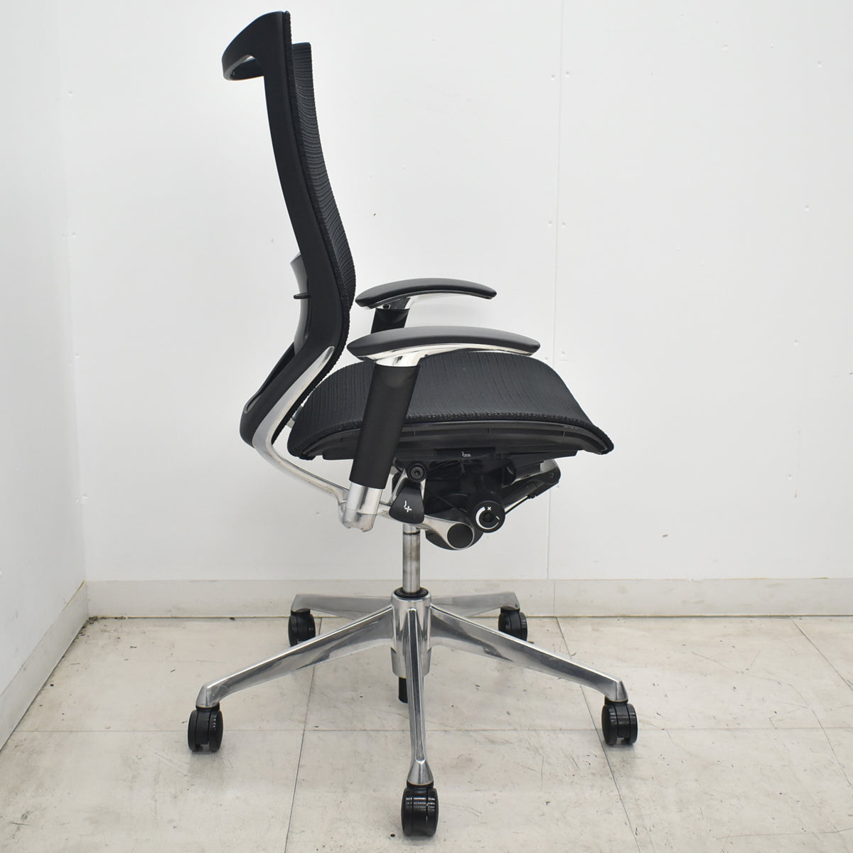 【中古】オカムラ　バロン　可動肘　ハイバック　ランバーサポート　ポリッシュ　ブラック　2026072706【中古オフィス家具】