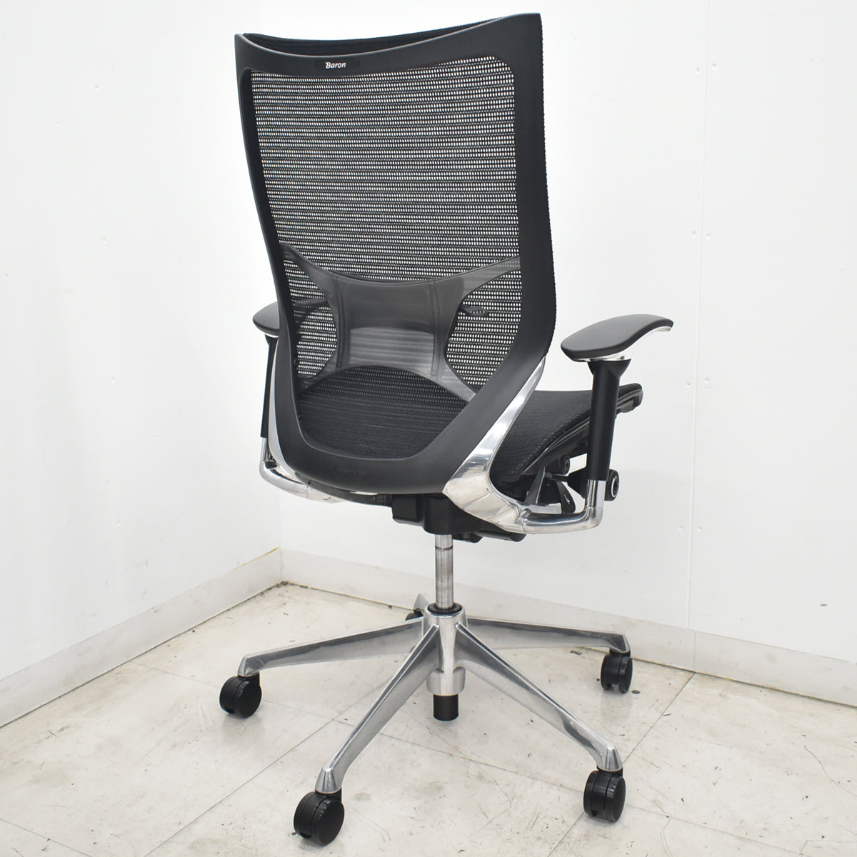 【中古】オカムラ　バロン　可動肘　ハイバック　ランバーサポート　ポリッシュ　ブラック　2026072706【中古オフィス家具】