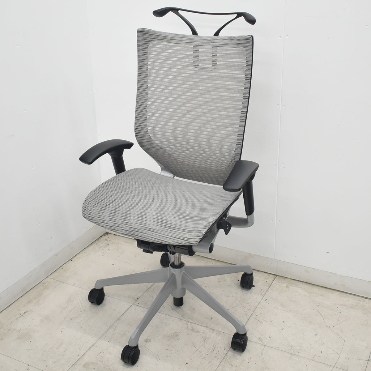 【中古】オカムラ　バロン　ハイバック　可動肘　ハンガー　シルバー脚　グレー 　2026072801【中古オフィス家具】